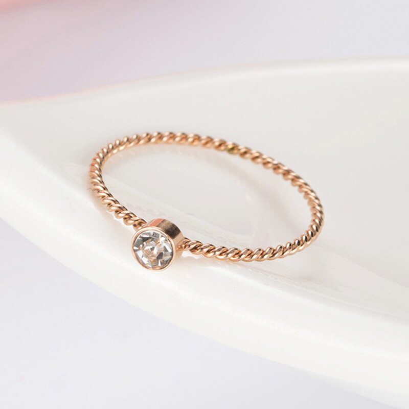 Femminile Piccolo Anello In Oro Rosa di Colore Intrecciati In Acciaio Inox Anello di Coda per Le Donne AAA + Cubic Zirconia Anello di Fidanzamento di Nozze