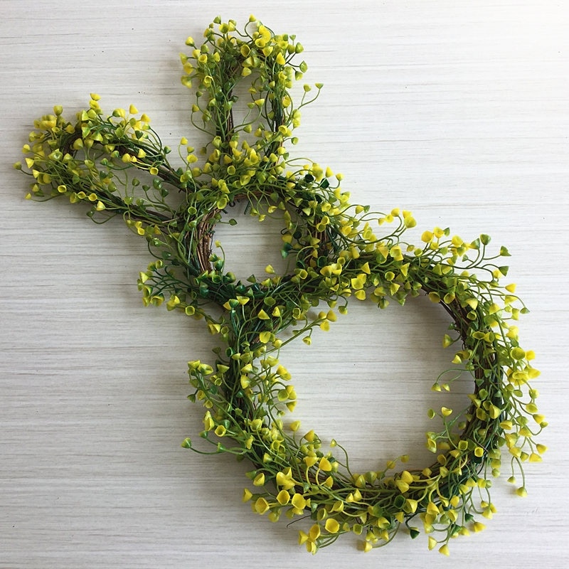 Hanging Wall Decoration Grapevine Twigs Bunny Floral Wreath for Spring Season Decoration