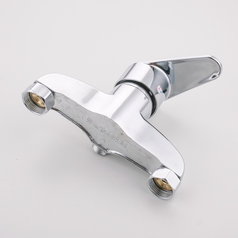 Cold and water mixing valve of concealed shower faucet antifreeze and explosion-proof concealed shower water mixing valve