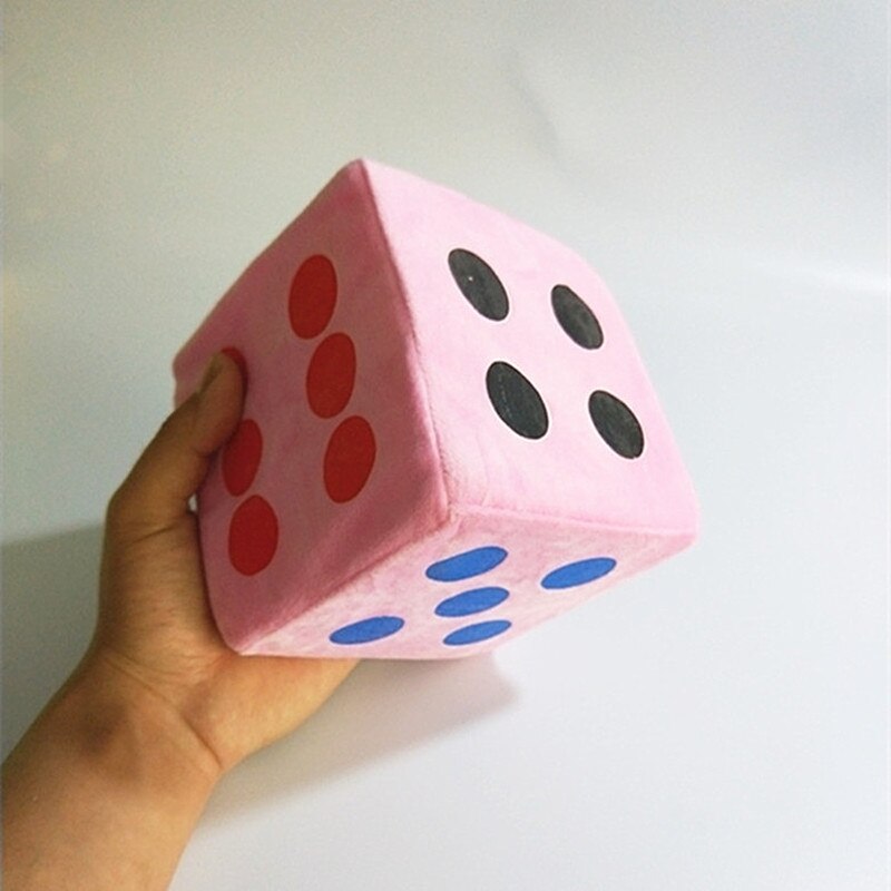1 pces/grande brinquedo de pelúcia dados comprimento lateral 12cm ponto dados três cores estão disponíveis adereços para jogos de educação precoce