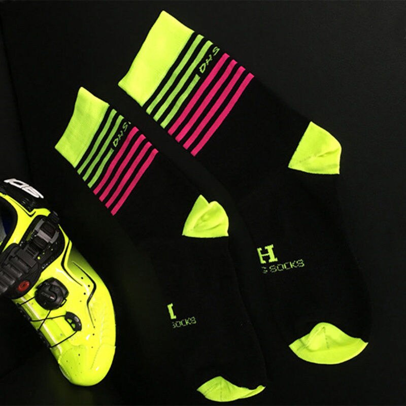 Udendørs sportsstrømper syninger farve cykelstrømper lange tube cykelstrømper basketball sokker vandrestrømper: Gul og lyserød