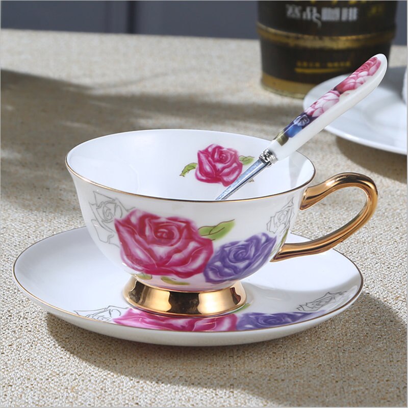 Europæisk stil kaffekop sæt latte keramik ben kina te kopper med blomstermønster til britisk eftermiddag sort high tea: Perle rose