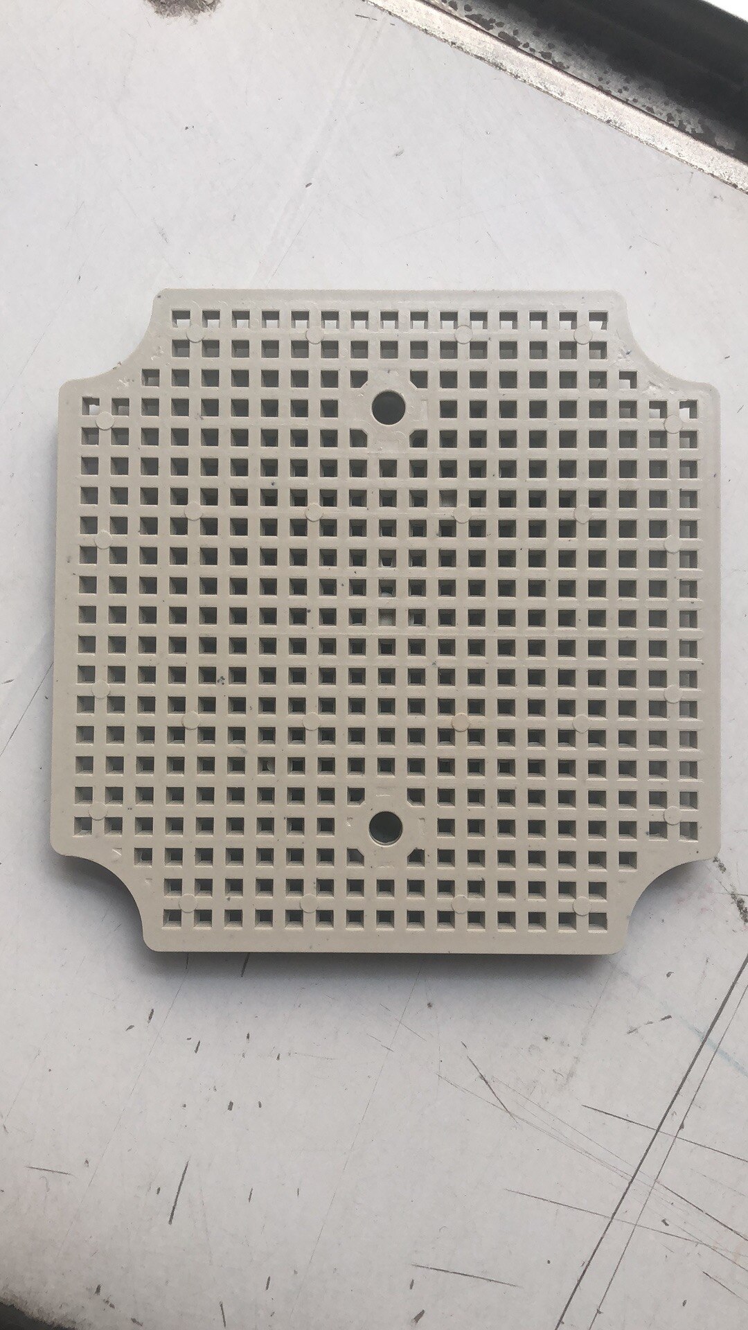 Fee Ship ABS Honeycomb Mounting Base Plate Waterproof Junction Box Base Plate Outdoor Monitoring Waterproof Box Fixed Base Plate: 125X125mm