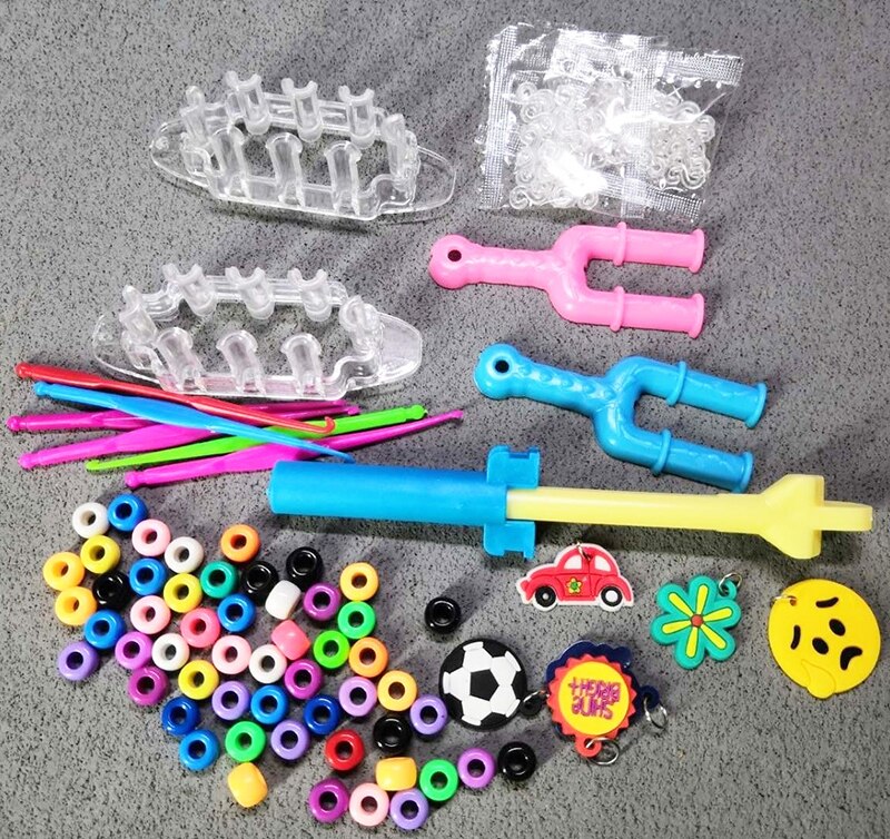 4000pcs Kinderen Rainbow Rubber Band Kits Ambachtelijke Speelgoed Hart Box Drie Lagen Elastische Armband Lint Gebreide Cijfers Bedels Craft