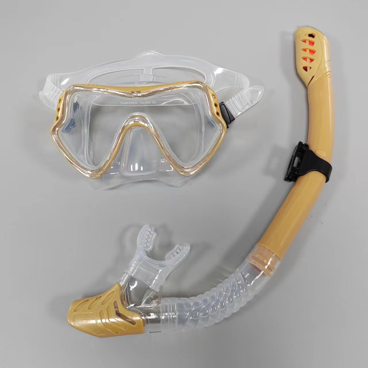 Equipo de silicona de , máscara de buceo, equipo de snorkel para adultos, gafas de natación impermeables UV para hombres y mujeres: Chocolate