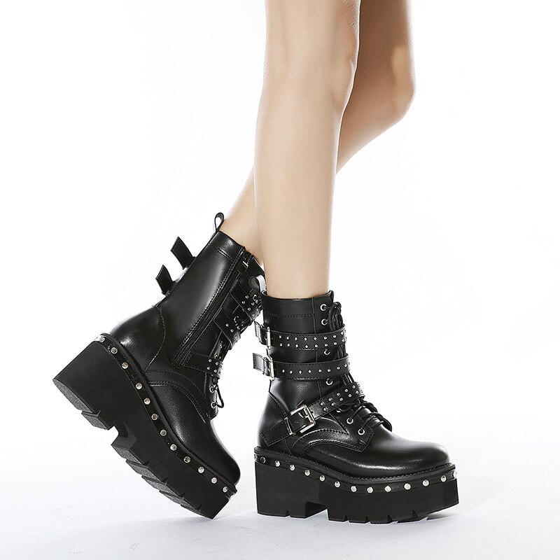 Botas de motorista Punk para mujer, botines con remaches, plataforma, Corss, hebilla plana baja, decoración, suela de goma, zapatos con cremallera