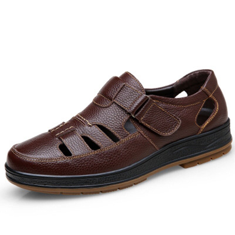 Verano huecos zapatos con agujeros respirables de tendón de carne de vaca fondo antideslizante sandalias medio-edad y ancianos papá Zapatos Baotou sandalias de cuero: Marrón / 40