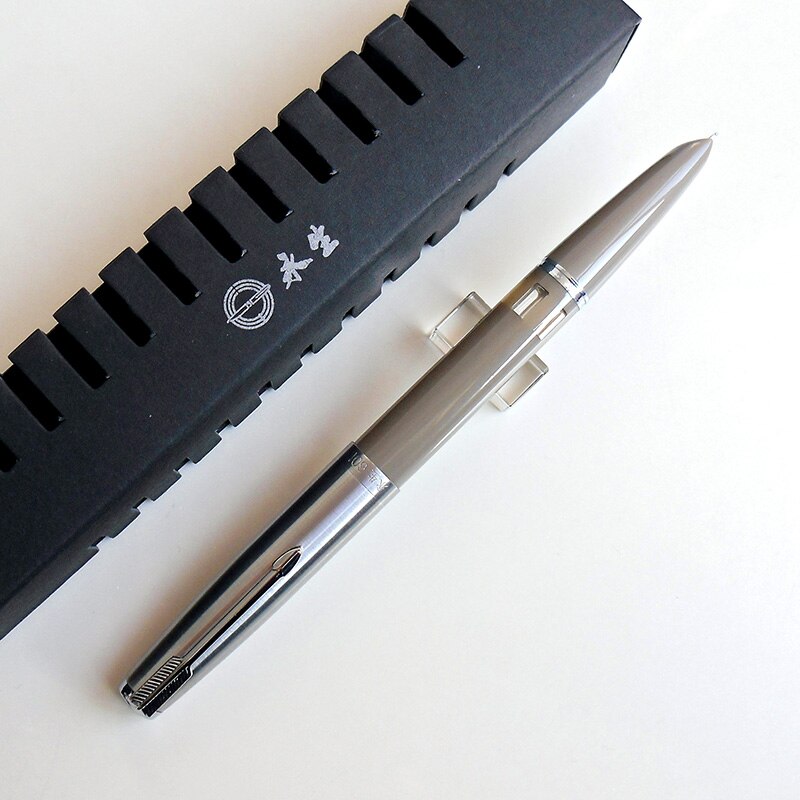 Yong Sheng 601 0.5mm Fine Nib Vacumatic Fountain Pen Metal+ABS Body Silver Cap: beige with window