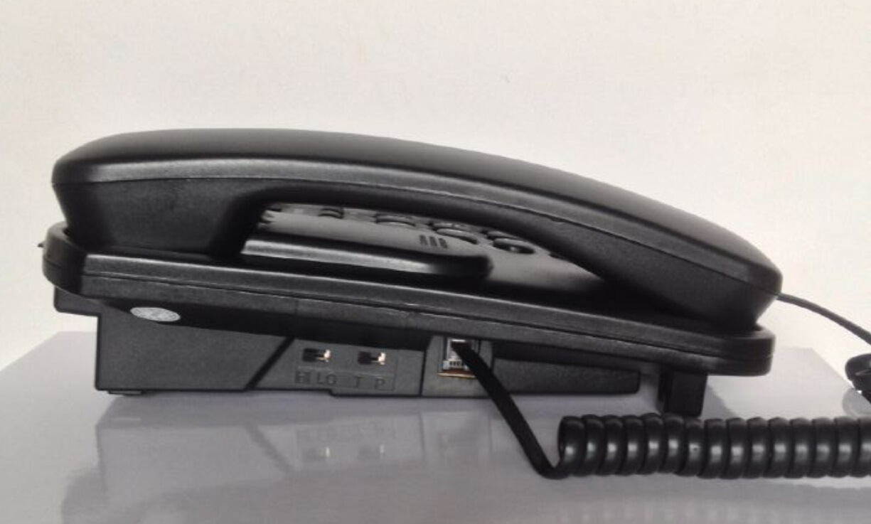 Téléphone filaire fixe mural de bureau, avec identification de l&#39;appelant, luminosité d&#39;affichage réglable pour le bureau et le domicile (blanc)