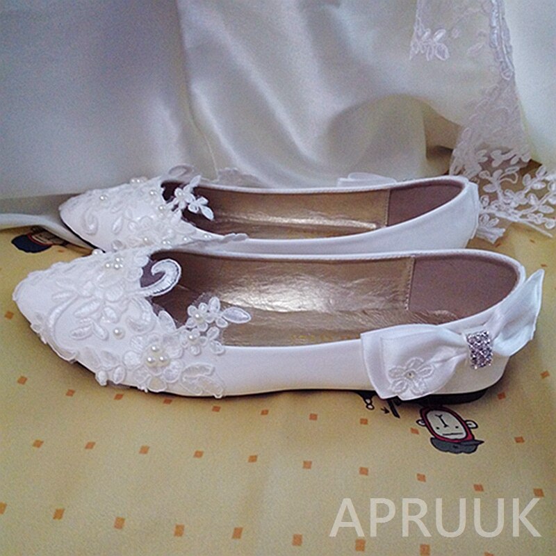 Platte schoenen kant applicaties bruidsschoenen bruid handgemaakt klein groot plus maten satijnen strik bruidsmeisjes bloemenmeisjes platte schoenen wit
