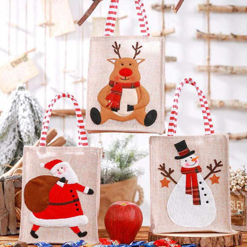 Leuke kerstdecoratie tassen snoepgoed kerstsok handtas kerstman sneeuwpop vrolijk kerstfeest