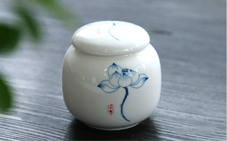 1PCS Ceramic Jar Sugar Bowl Spice Jars Spices Storage Box Chinese Small Candy Jar Tea Caddy Small Home Decoration