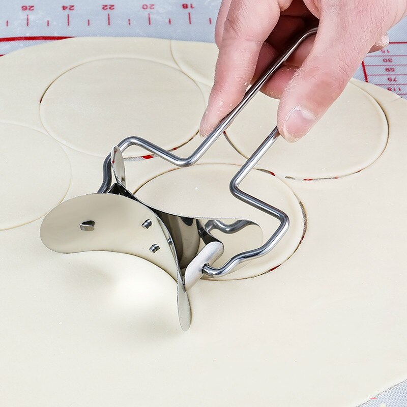 Household dumplings 304 stainless steel pressure dumplings skin mold hand push cut dumpling machine kitchen tools ZP3021353