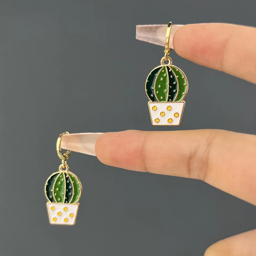 Pendientes de aro de Color dorado con forma de planta de Cactus y hoja esmaltada colorida para mujeres y niñas, pendientes Vintage bohemios con goteo de aceite, de joyería: Color amarillo dorado claro