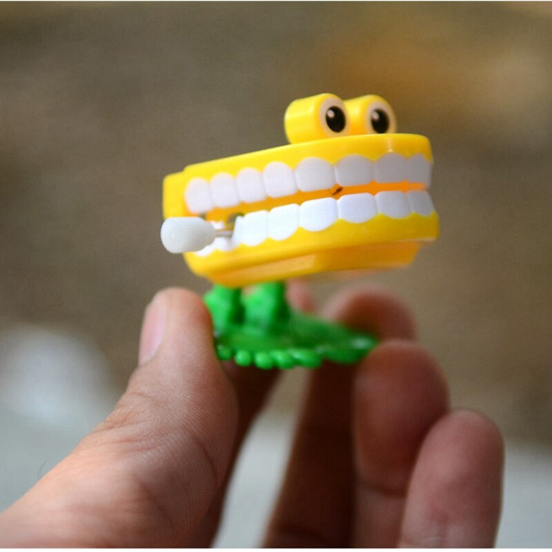 Creatieve Oog Springen Tanden Clockwork Funny Speelgoed Voor Kinderen Eye-kronkelende Springen Tanden Wind-up Toys Funny Mond Speelgoed: Eye teeth