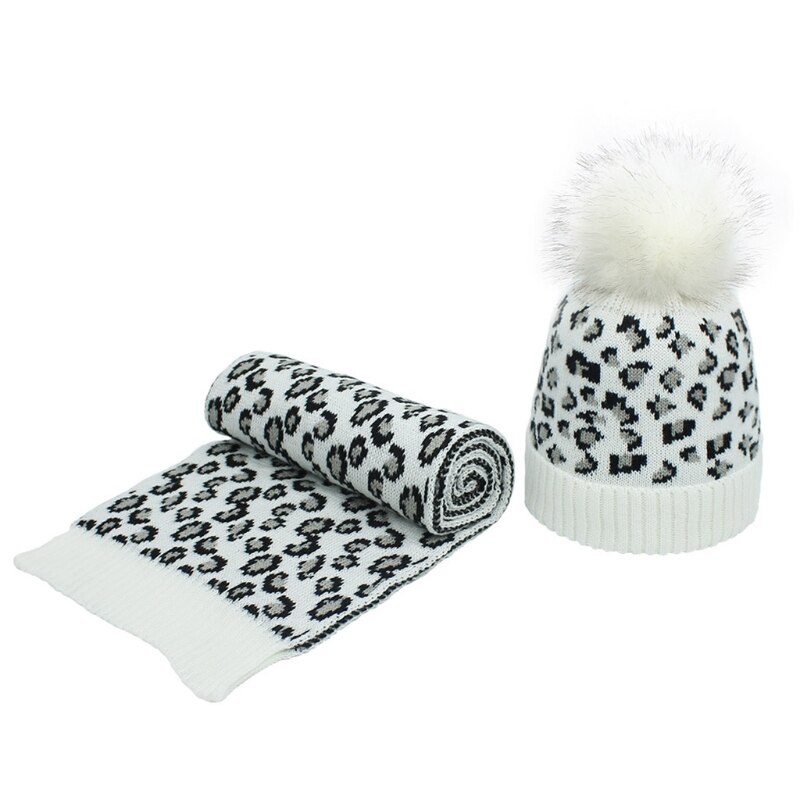 Dam stickad mössa och halsduk i 2 delar vinter vintage leopard fluffig pompom med manschett döskalle tjockare sjal halsvärmare: Vit