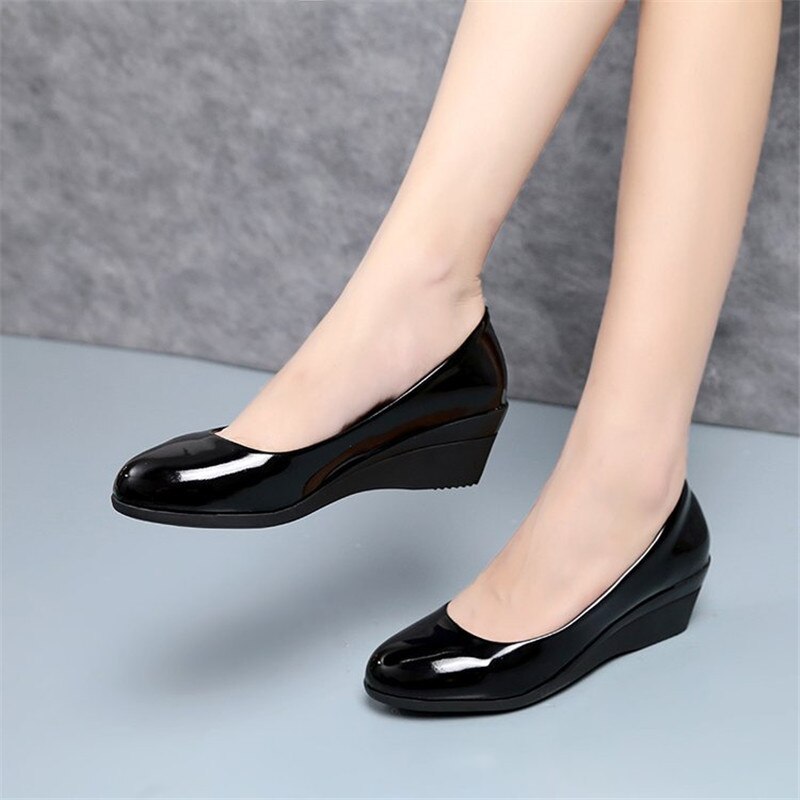 Big Size Vrouwen Schoenen Zwart Pomp Wedge Jurk Schoenen Dames Hakken Retro Party Hoge Hakken Mode Kantoor Pompen Bruiloft schoenen