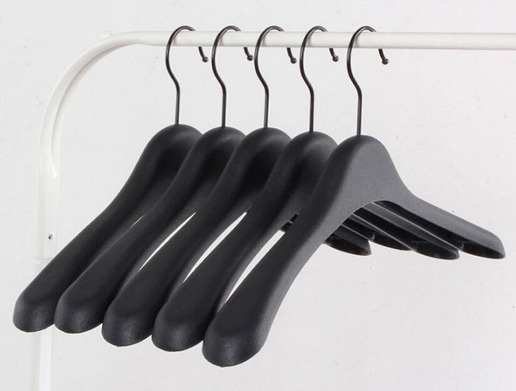 Black Thick Wide Shoulder Plastic Clothes Hanger for Coats Jacket and Fur (10 Pieces/ Lot )