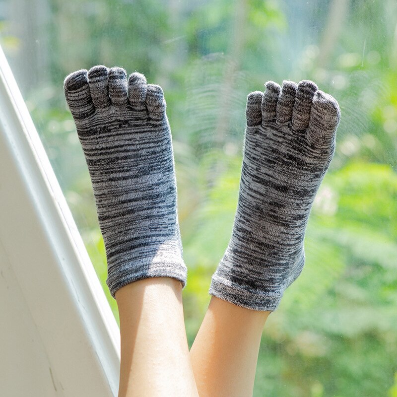 Calzini colorati No Show con dita donna ragazza puro cotone morbido elastico Harajuku calzini alla caviglia a cinque dita moda di strada vendita calda: black