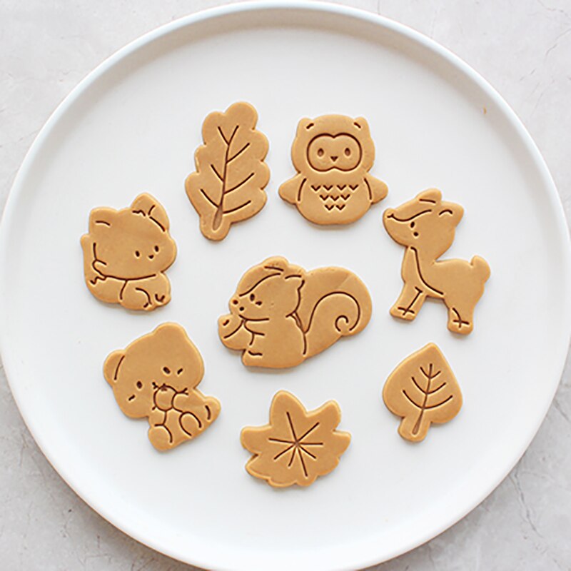 Cute Forest Animal Cookie Cutter Squirrel Owl Leaf Biscuit Fondant Mold Cookie Baking Mold 3D Plastic Press Biscuit Mold