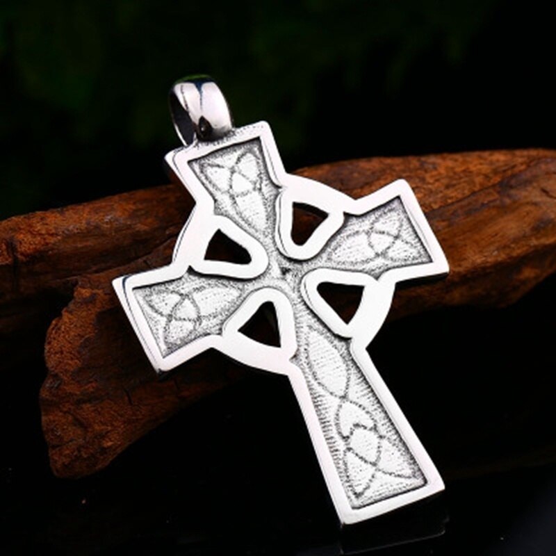 Cross Shape Pendant Necklace Men&#39;s Necklace Metal Sliding Pendant Viking Knot Pattern Jewelry Cross Necklace Accessories