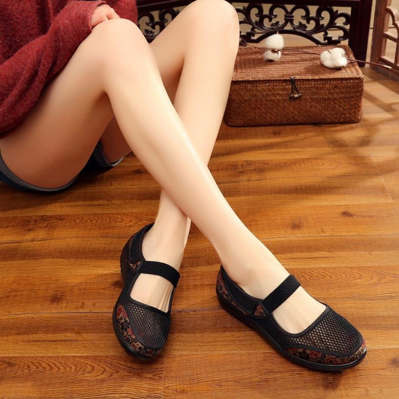 Women's Net Shoes Flat Heel Breathable Hole Mesh Casual National Style Shoes Women Slip-On Outdoor Flat Soft Shoes