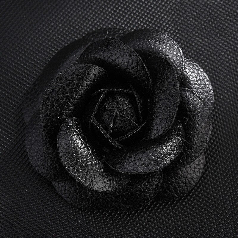 coreano hecho a mano PU cuero Camelia flor broche botón solapa Pin joyería broches ramillete para las mujeres Accesorios: Black