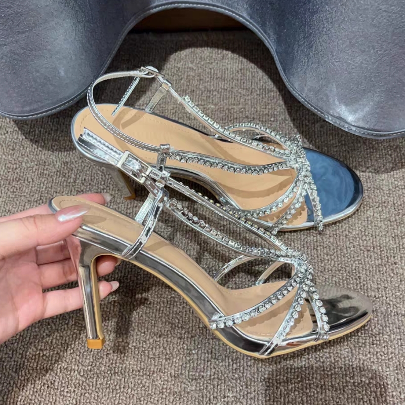 Sommar kvinnors högklackade sandaler med strass romerska sandaler öppen tå stilett sexiga högklackade slingback-skor