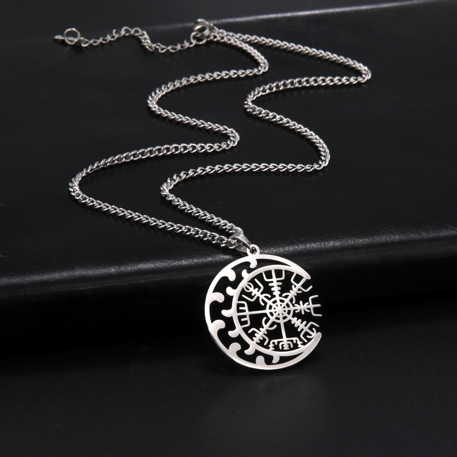 Collares de brújula vikinga de acero inoxidable para hombres, amuleto de runas nórdicas, colgante de Vegvisir, joyería de Luna Supernatural