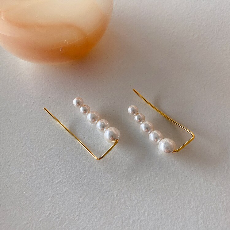 Pendientes trepadores de perlas irregulares para mujer, aretes de Clip, abalorios, perlas, pendientes con Piercing, coreana