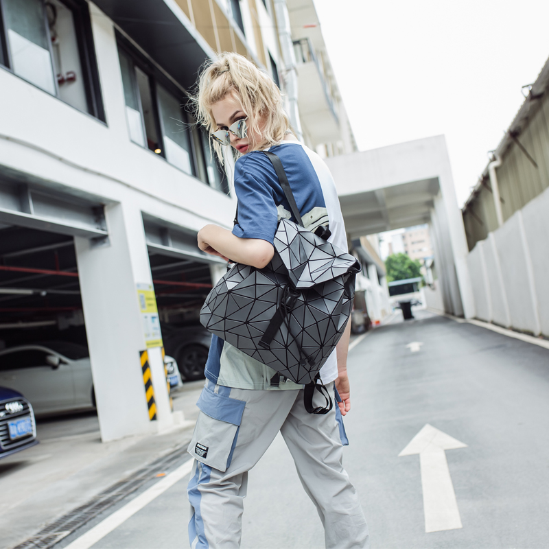 neue Frauen Hologramm Rucksack Geometrische Rucksäcke Mädchen Reisen Schulter Taschen Für Frauen Totes Luxus Schulter Tasche Silber