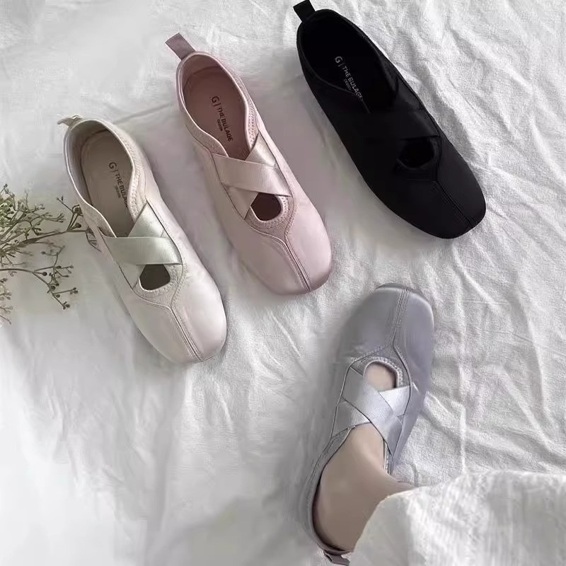 2025 Ballerine da donna di marca di lusso firmate traspiranti in morbida seta slip on mocassini da donna per il tempo libero scarpe da passeggio all'aperto femminili