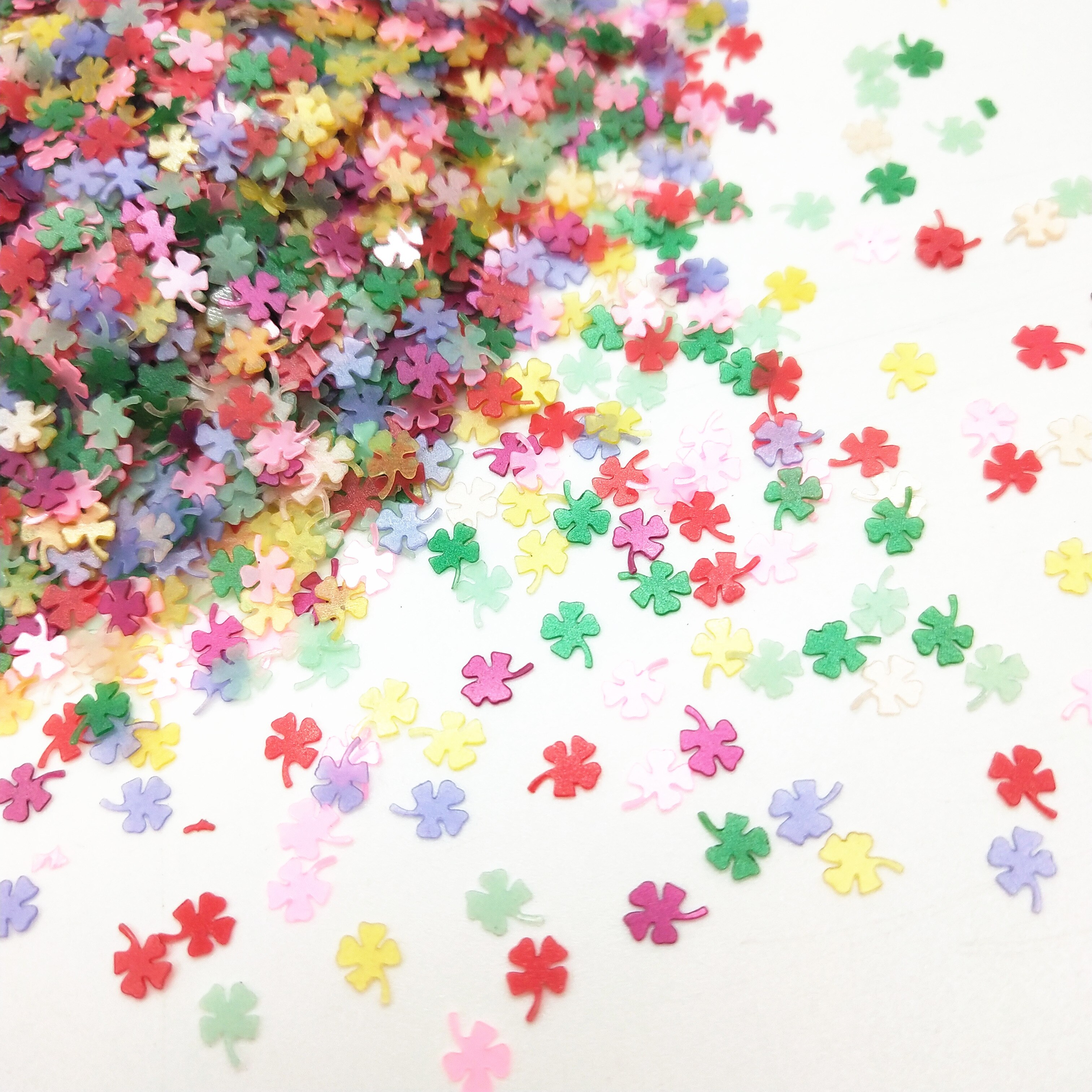 3000 Stks/partij 4Mm Lucky Clover Pailletten Voor Ambachten Doffe Pailletten Diy Vier Leaved Nail Art Manicure Pvc Confetti Mix matte Kleuren