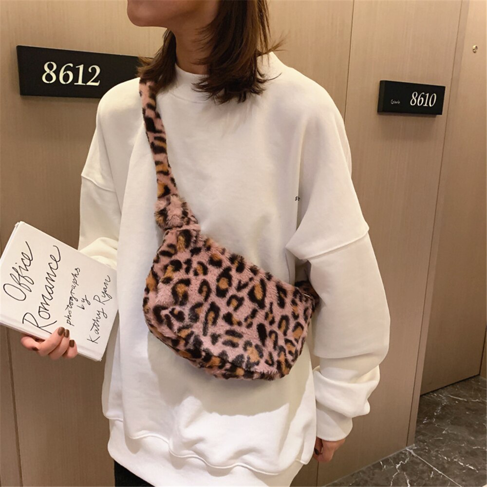 Kvinner myke plysj skuldervesker vintage leopard crossbody messenger bag damer høst vinter stor kapasitet vesker: Rosa stil b