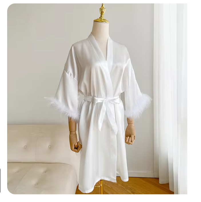 Peignoir en satin blanc avec plumes pour femme, robe de mariée, kimono sexy pour demoiselle d'honneur, quel que soit le court, peignoir pour patients, InDispensLingerie: Black