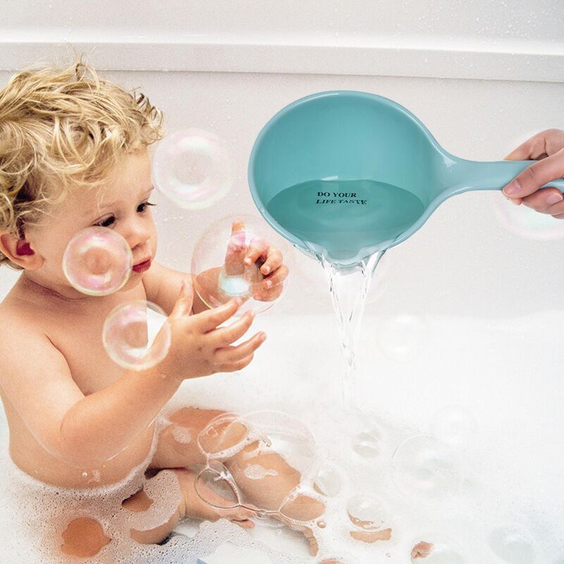Plastic thickened water scoop kitchen long handle water scoop bath water float children baby bath scoop scorpion water scorpion