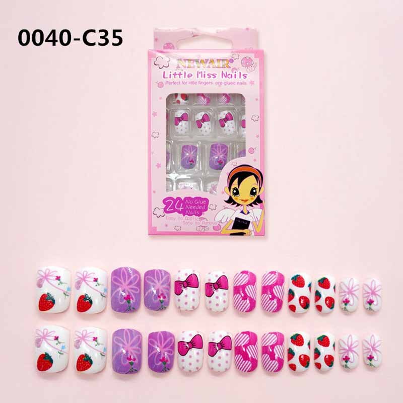 Boîte de faux-ongles courts à pression pour enfants, couverture complète, style différent avec un motif, 24 pièces/boîte, avec colle