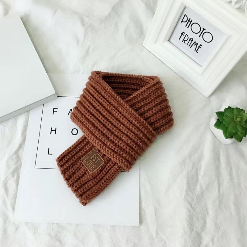 Schoolmeisje Schattige Kleine Sjaal Herfst Winter Festival Effen Kleur Veelzijdige Warme Gebreide Wol Korte Leuke Sjaal Voor Volwassenen: Donkerbruin