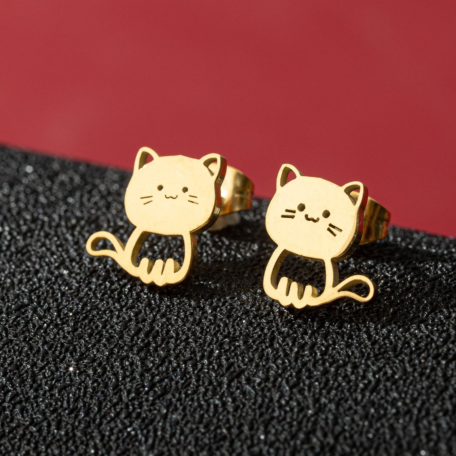 Jisensp 1 paire de boucles d'oreilles chat Animal de dessin animé mignon en acier inoxydable chaton boucle d'oreille pour femmes filles bijoux drôles Oorbellen