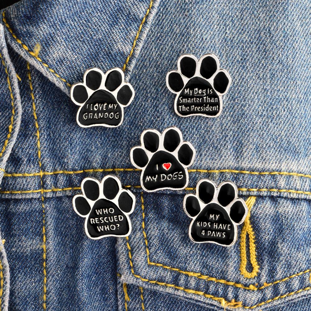 Söt tecknad svart djur husdjur hund tass katt kattunge klo brosch jag älskar mina hundar som räddade vem mina barn har 4 tassar nål märke 1pc
