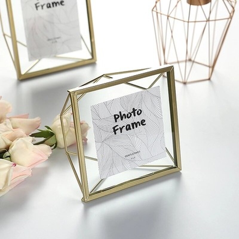 Scandinavische fotolijst in bureaubladopstellingen, geometrische metalen glazen lijst, ijzeren kunstfotodecoratiebeugel