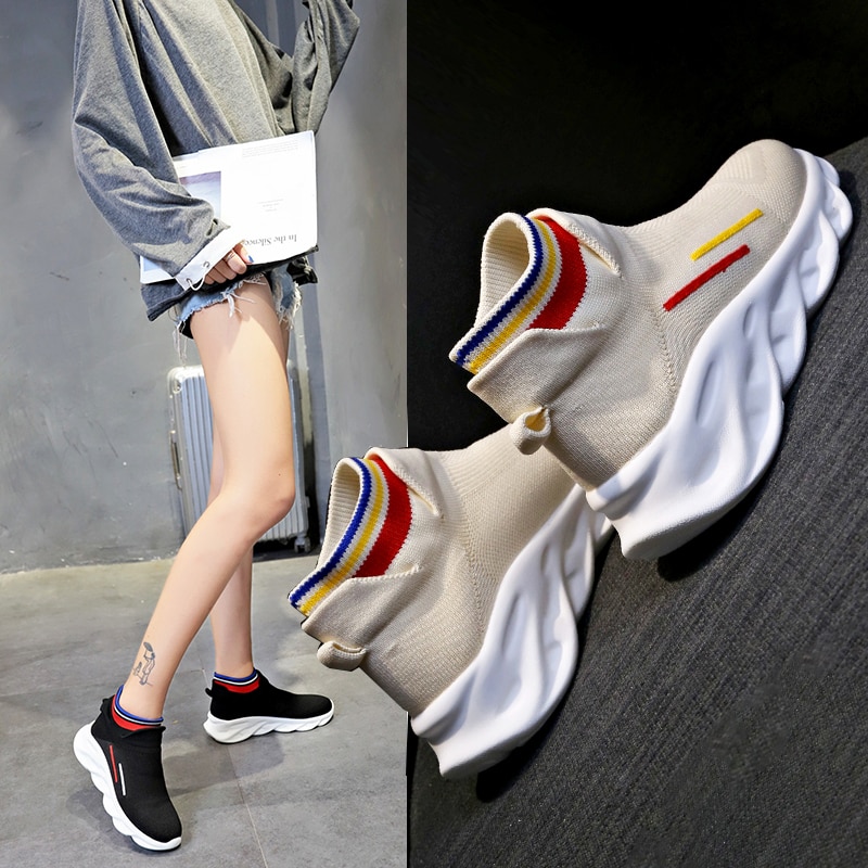 Weweya beige slip-on joggesko kvinner høye sokker løpe sportssko pustende komfortable løpesko utendørs kvinnelige gåsko