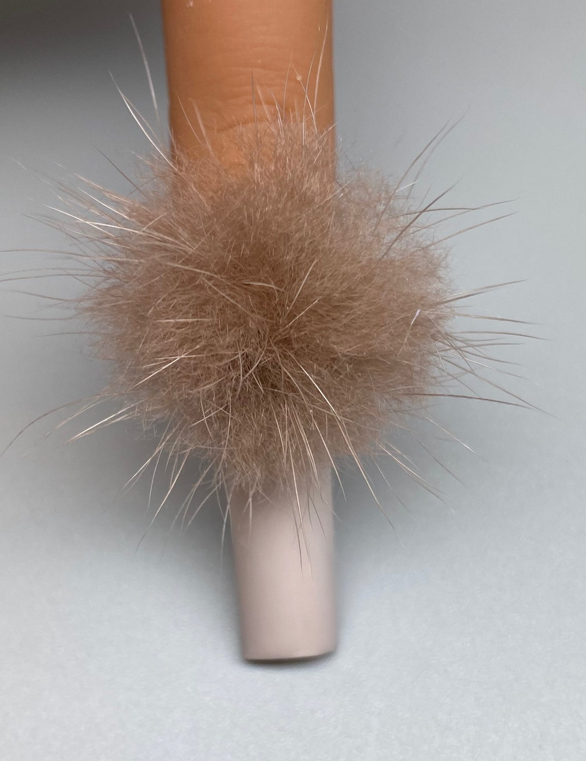 Pompon magnétique 5 pièces, breloques à ongles, boule en peluche, décoration Nail Art, accessoires d&#39;ongles détachables et réutilisables, Kit d&#39;ongles en fourrure Kawaii: Brown