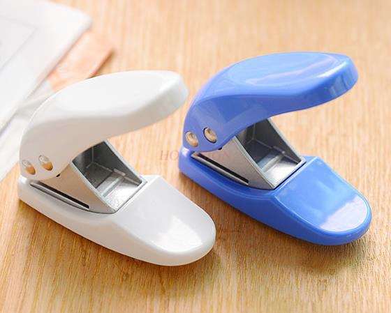 2pcs Single hole punching machine mini manual round hole small punching stationery binding A4 paper document office stationery