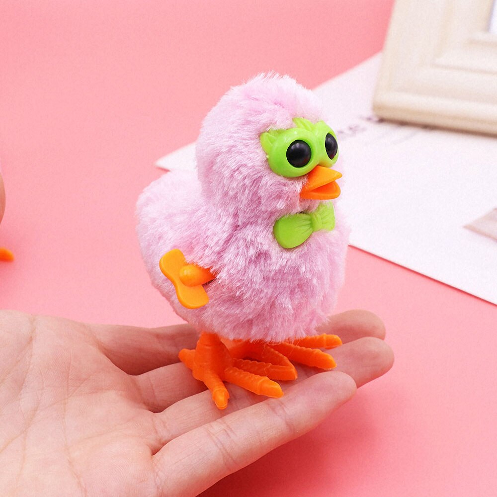 Dos desenhos animados do vintage de pelúcia clockwork óculos frango crianças brinquedos andando pulando frango brinquedo plástico para crianças brinquedos cor aleatória