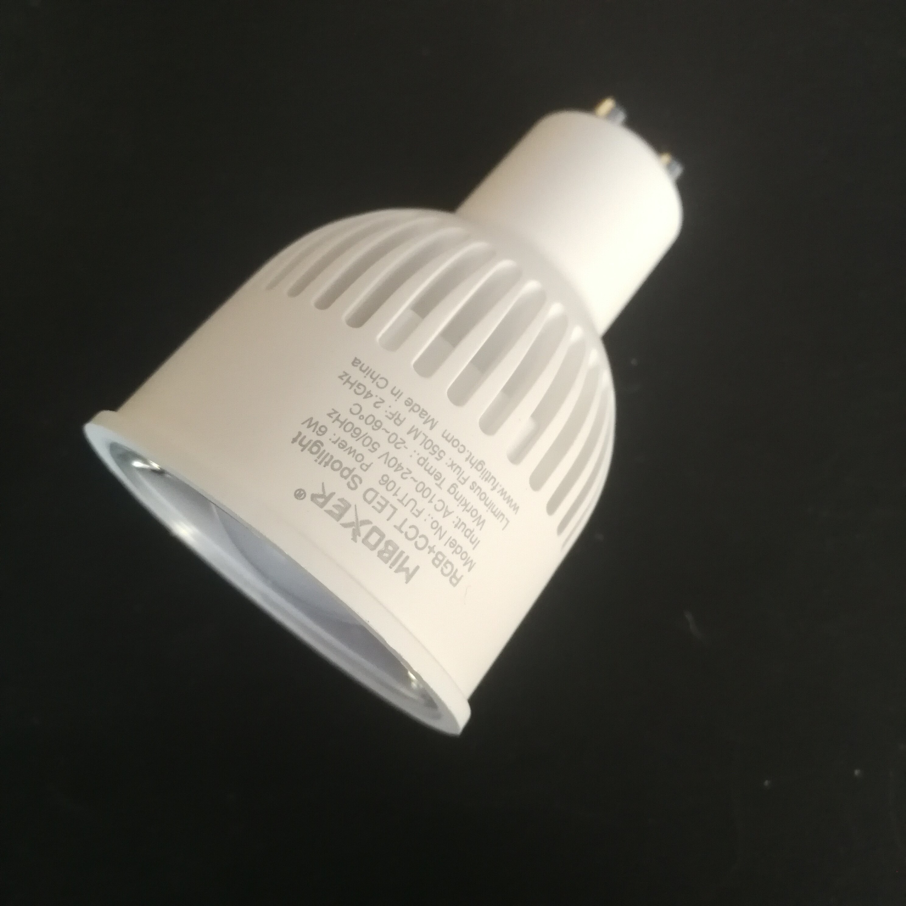 Mi.light fut 106 gu10 dæmpbar 2.4g led spot lampe 100-240v 6w rgbcct led pære kontrol af iphone ipad android