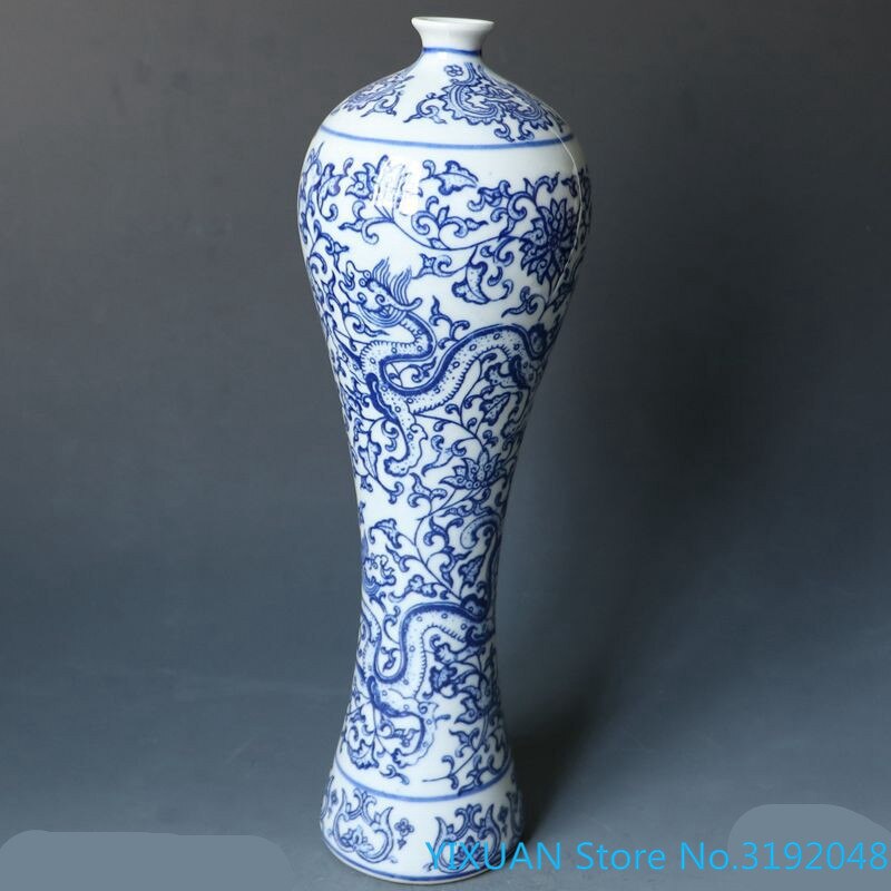 Jingdezhen porcelain collection blue and white porcelain plum bottle dragon bottle home decoration