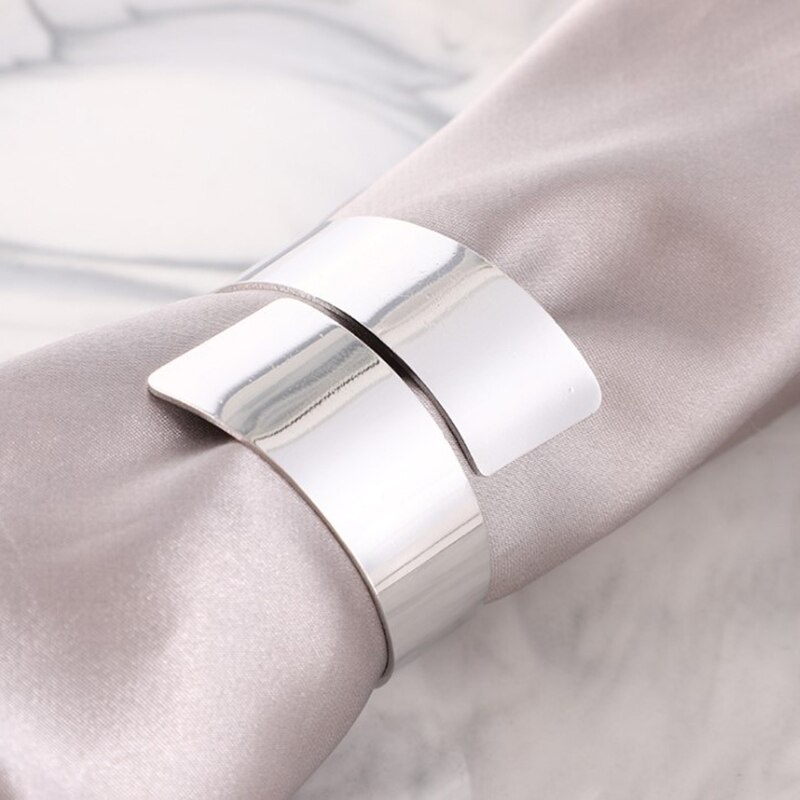 1PC Serviette Anneaux Porte-Serviettes de Table Serviette Anneau de Serviette Décoration Pour La Fête de mariage De Banquet D'hôtel Argent Or: Silver