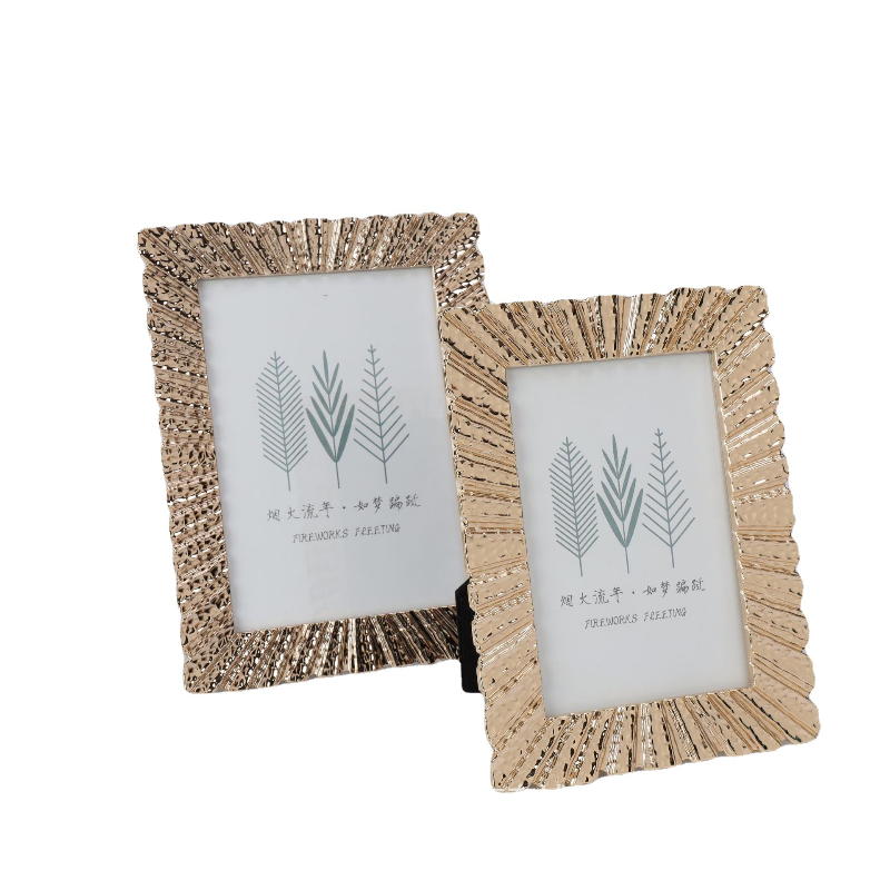 Gouden fotolijst Antiek sierlijk fotolijst Tafelblad en muurophanging met High Definition glazen front voor huisdecoratie.