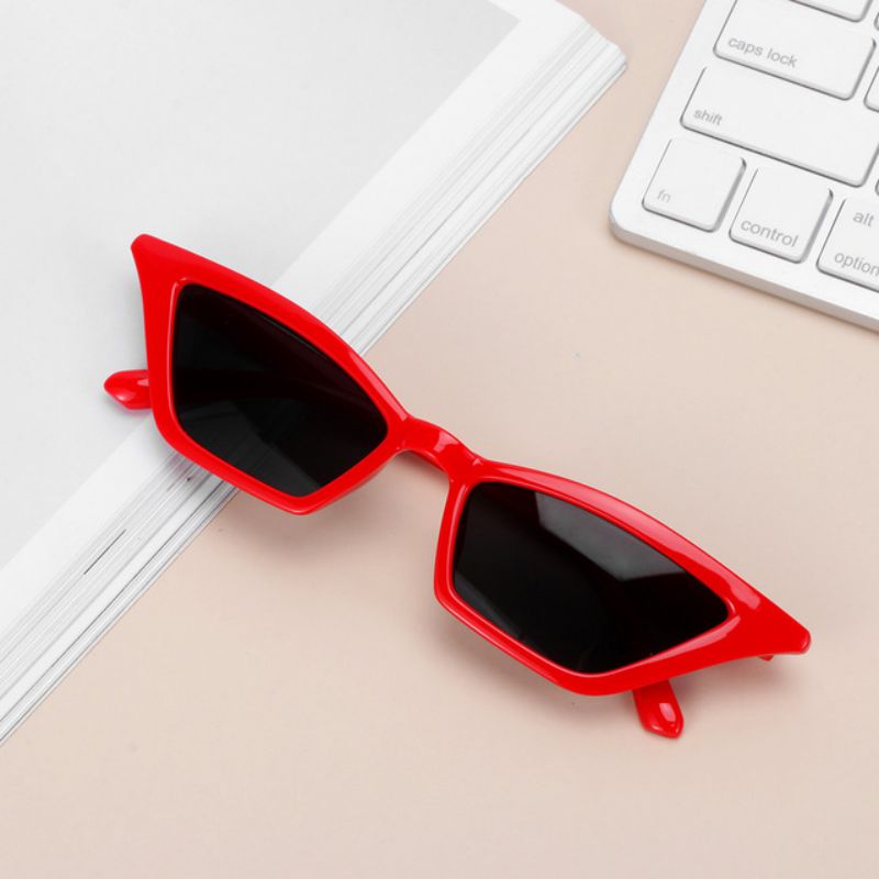 Gafas de sol con forma de ojo de gato para mujer, Estilo Vintage femeninos de anteojos de sol, con montura pequeña, UV400: red black